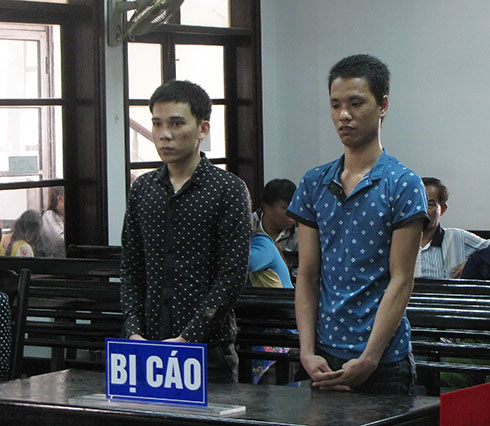 Xích mích tại quán cháo vịt, đánh người chấn thương sọ não