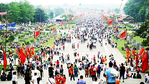 Về miền đất Tổ linh thiêng