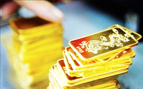 USD tăng vọt, vàng tiếp tục lao dốc