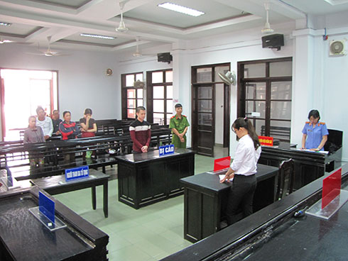 Một đêm, 2 lần giật túi xách