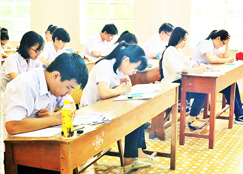 Dạy thêm ngoài nhà trường ở Nha Trang: Khó quản lý