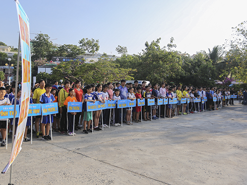 Hơn 400 vận động viên tranh tài giải việt dã truyền thống TP. Nha Trang