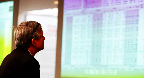 Chứng khoán Việt Nam giảm mạnh nhất thế giới trong một tháng