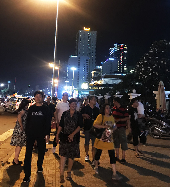 Crowded streets in Nha Trang on evening of April 30.