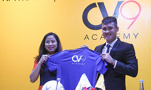 Công Vinh mở học viện bóng đá mang tên CV9