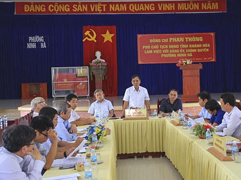Ông Phan Thông làm việc với phường Ninh Hà.