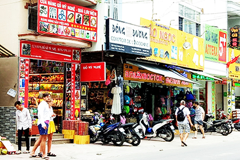 Xử lý vi phạm về biển hiệu, bảng quảng cáo: Chưa như mong đợi