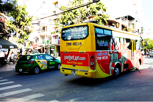 Quảng cáo trên phương tiện giao thông: Cần quản lý chặt