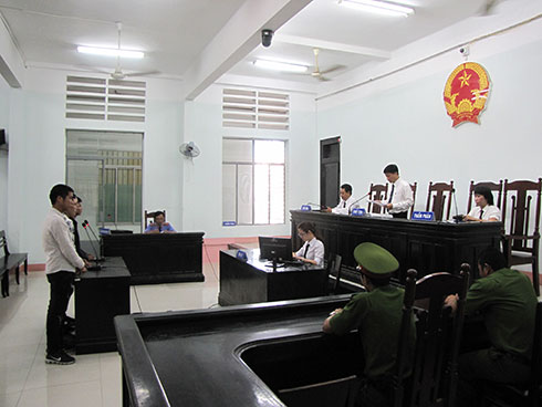 Đến tận nhà dằn mặt vì bị thách thức