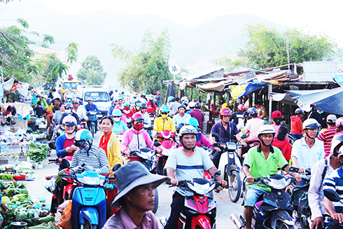 Xã Vĩnh Phương: Tiểu thương mong sớm được vào chợ mới