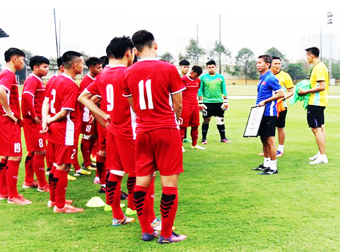 Huấn luyện viên Hoàng Anh Tuấn gọi 31 cầu thủ chuẩn bị cho giải U19 Đông Nam Á