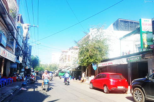 Bắt kẻ bảo kê hàng quán