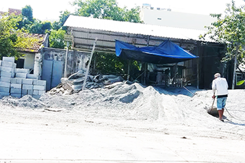 Khổ vì sống gần xưởng gạch