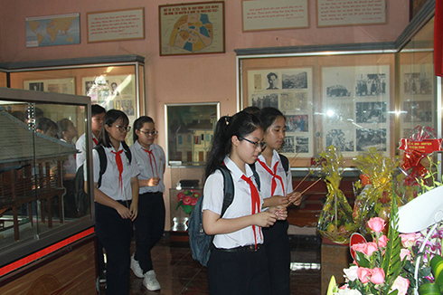 Tọa đàm "Bác Hồ trong sự nghiệp giáo dục học sinh"