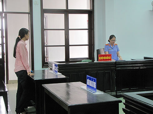 Vác cây đánh em họ vì để xe vướng lối đi