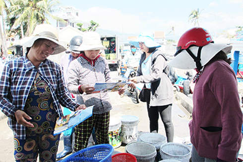 Vạn Ninh: Tuyên truyền phát huy vai trò phụ nữ và trẻ em gái