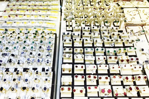 Giá vàng trong nước cao hơn thế giới 1 triệu đồng/lượng