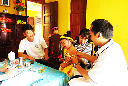 Tiêm chủng ở Trường Sa