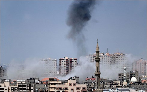 Israel không kích dải Gaza (Ảnh: RT)