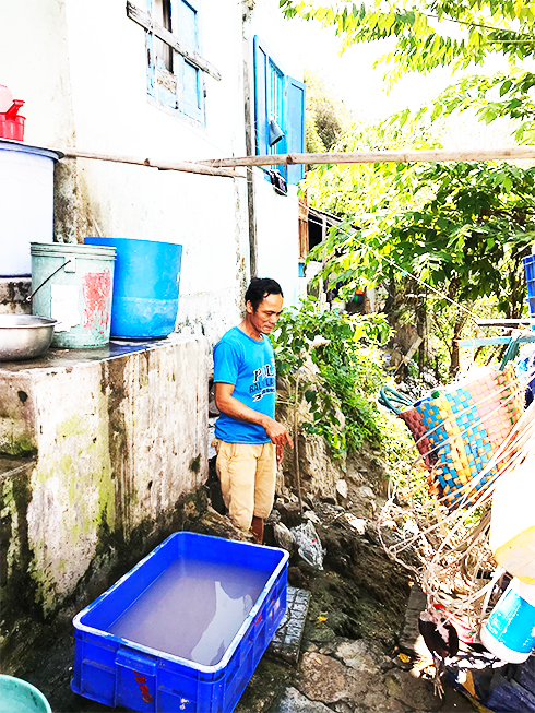 TP. Nha Trang: Đang xem xét, di dời 2 hộ bị sạt lở ở Núi Chụt