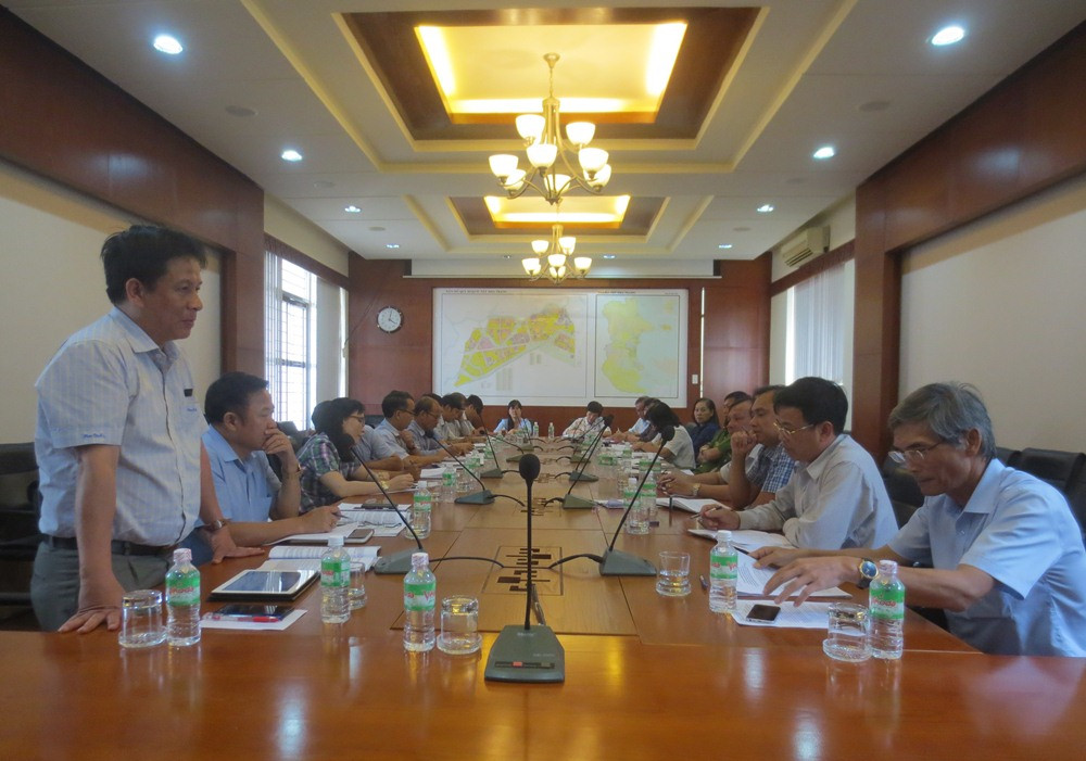 Đoàn kiểm tra làm việc tại Thành ủy Nha Trang