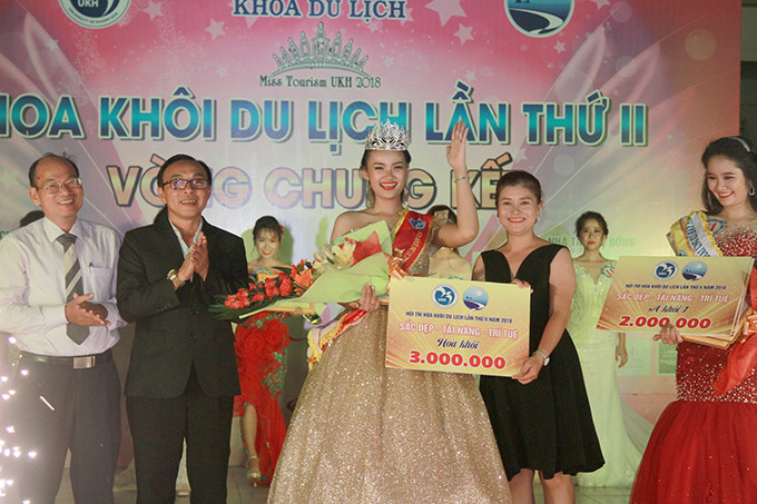 Nguyen Thi Cam Tien is named Miss Tourism 2018