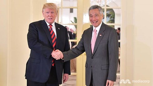 Tổng thống Mỹ Donald Trump và Thủ tướng Singapore Lý Hiển Long. Ảnh: CNA.