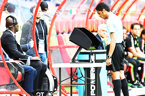 Công nghệ đã thay đổi bóng đá như thế nào?