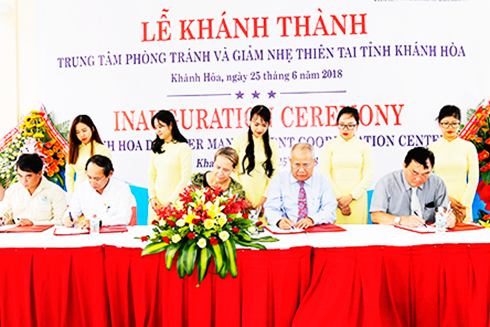 Ký kết bàn giao công trình.