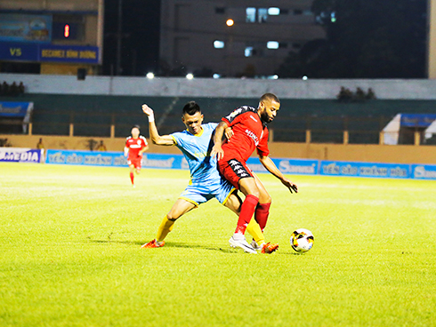 Chủ nhà tiếp mạch hưng phấn?