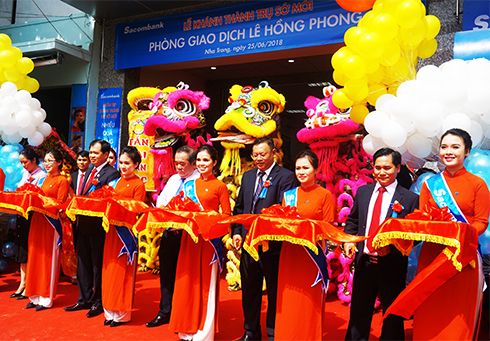 Sacombank khánh thành trụ sở mới Phòng Giao dịch Lê Hồng Phong