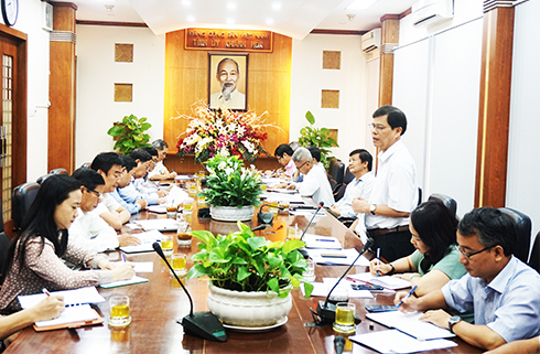 Ông Nguyễn Tấn Tuân phát biểu chỉ đạo. 