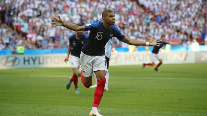 Kylian Mbappe – đá bay đội tuyển Argentina về nước