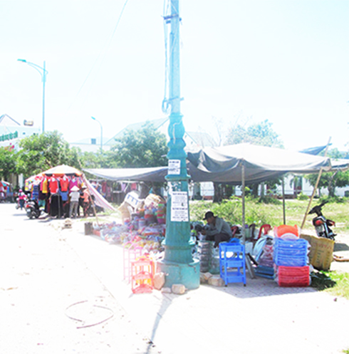 Cần xóa tình trạng buôn bán tự phát