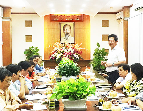 Giao ban với các cơ quan tham mưu của Tỉnh ủy