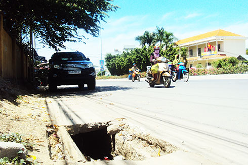 Hố trên đường