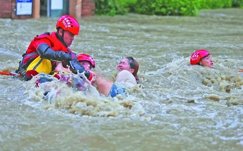 Trung Quốc, Nhật Bản: Diễn biến mưa lũ nghiêm trọng cản trở cứu hộ