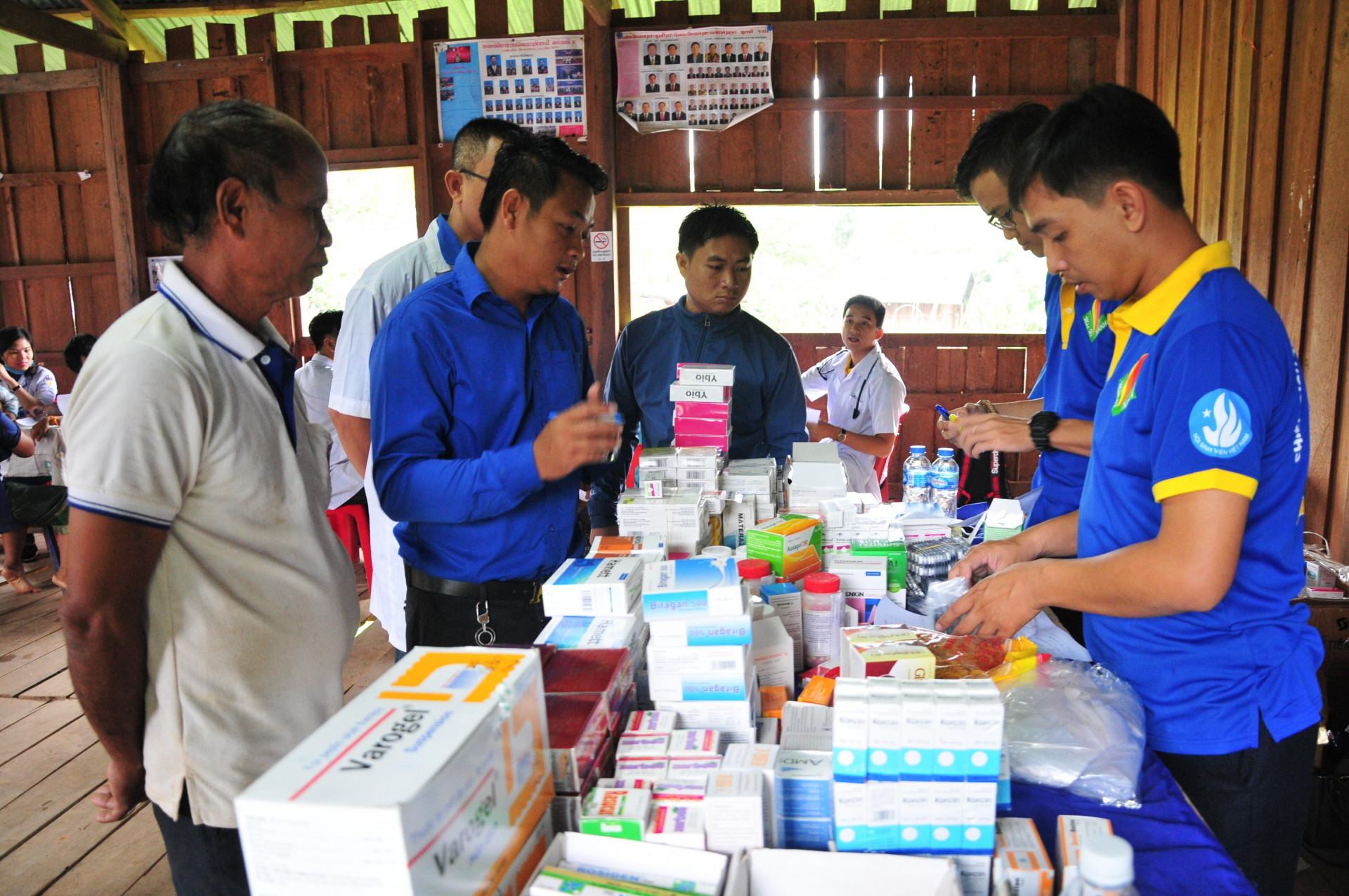 Nearly 1,000 people of two districts of Attapeu Province being offered free examination and medications