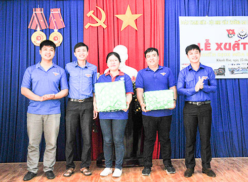 Ra quân chiến dịch Mùa hè xanh