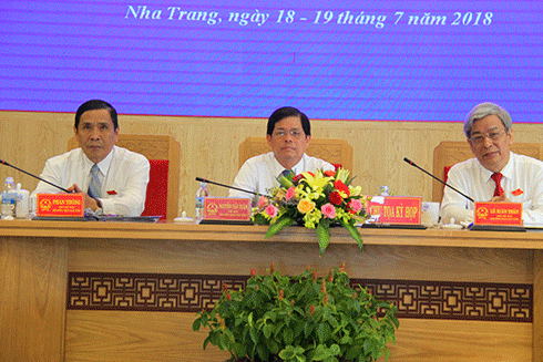 Chủ tọa điều hành kỳ họp