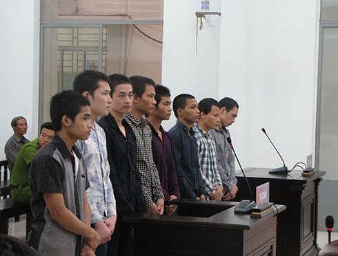 Đánh chết người vì cho rằng... cùng nhóm gây sự