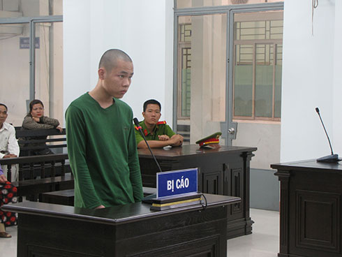 14 năm tù cho kẻ ngáo đá rượt chém người