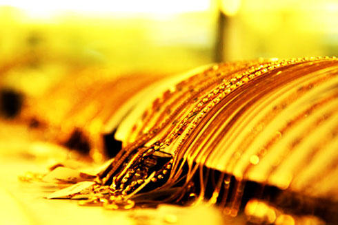 USD đầy rủi ro, vàng tiềm tàng nguy cơ