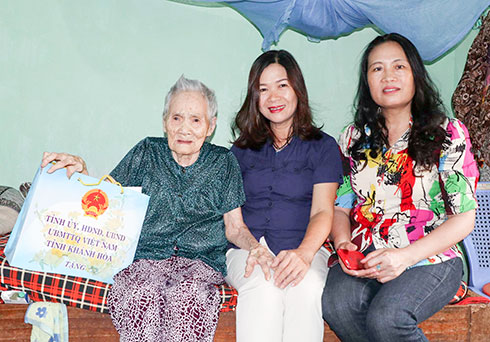 Hoạt động kỷ niệm 71 năm ngày Thương binh - Liệt sĩ