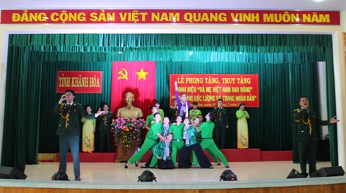 Tiết mục văn nghệ tại buổi lễ.