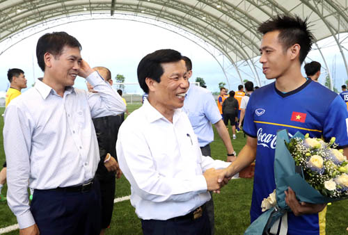 HLV Park Hang-seo chọn Văn Quyết làm thủ quân Olympic Việt Nam