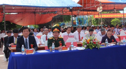 Các đại biểu tham dự buổi lễ.