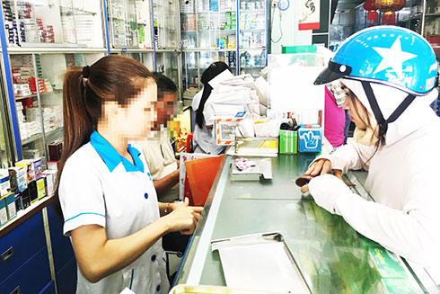 Hoạt động mua bán thuốc tại các nhà thuốc tư nhân sẽ được tăng cường kiểm soát bằng việc kết nối mạng.