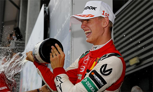 Con trai Michael Schumacher lần đầu thắng chặng đua F3
