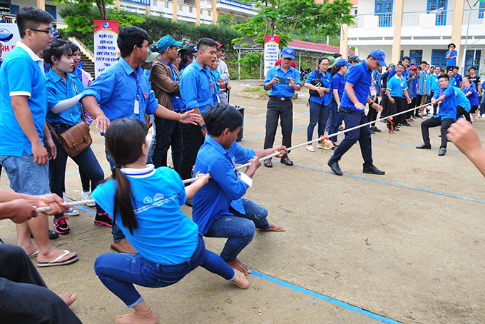 Sôi nổi các trò chơi dân gian